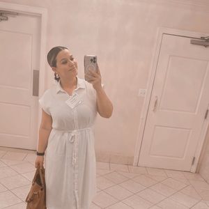 Meet your Posher, Laura elena